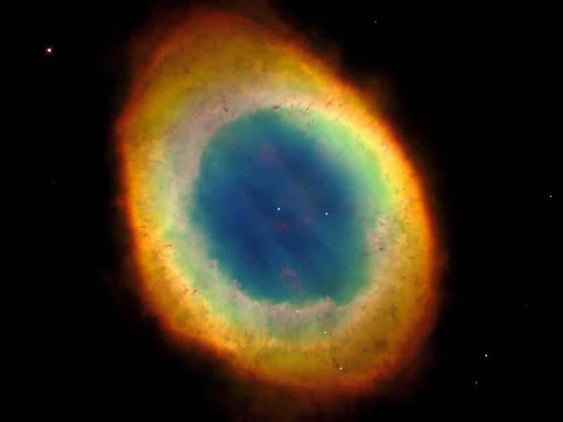 <p>Central white dwarf visible</p><p style="text-align: start">star death</p>