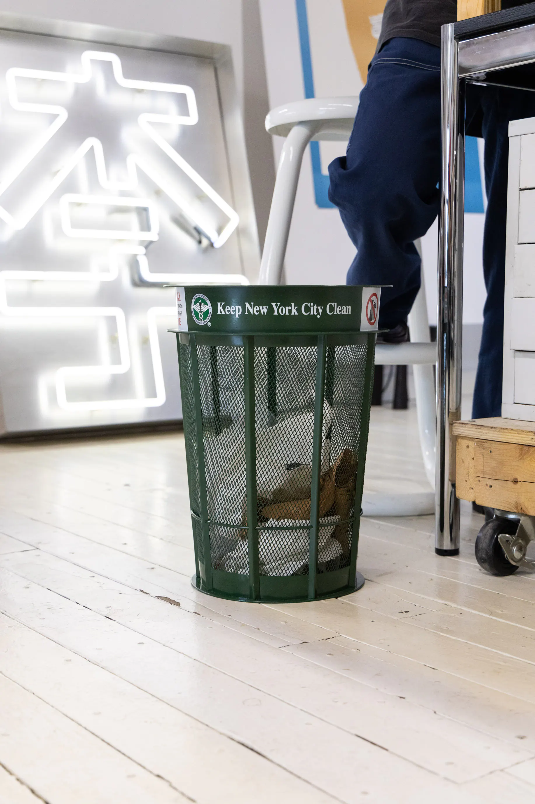 <p>ごみ箱 (gomibako)</p>