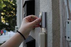 <p>to ring the doorbell</p>