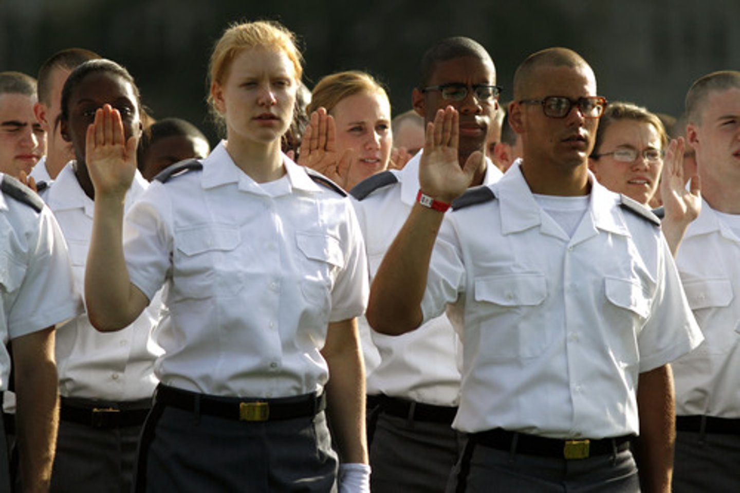 <p>serious; grave</p>