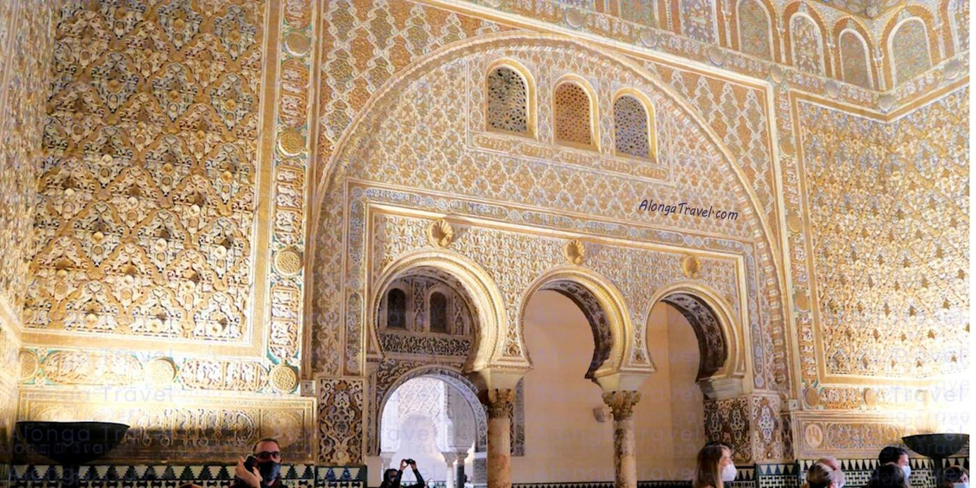 <p>Spanish style of architecture that blends islamic decorative traditions and christian structures that emerged in the 12th century</p>