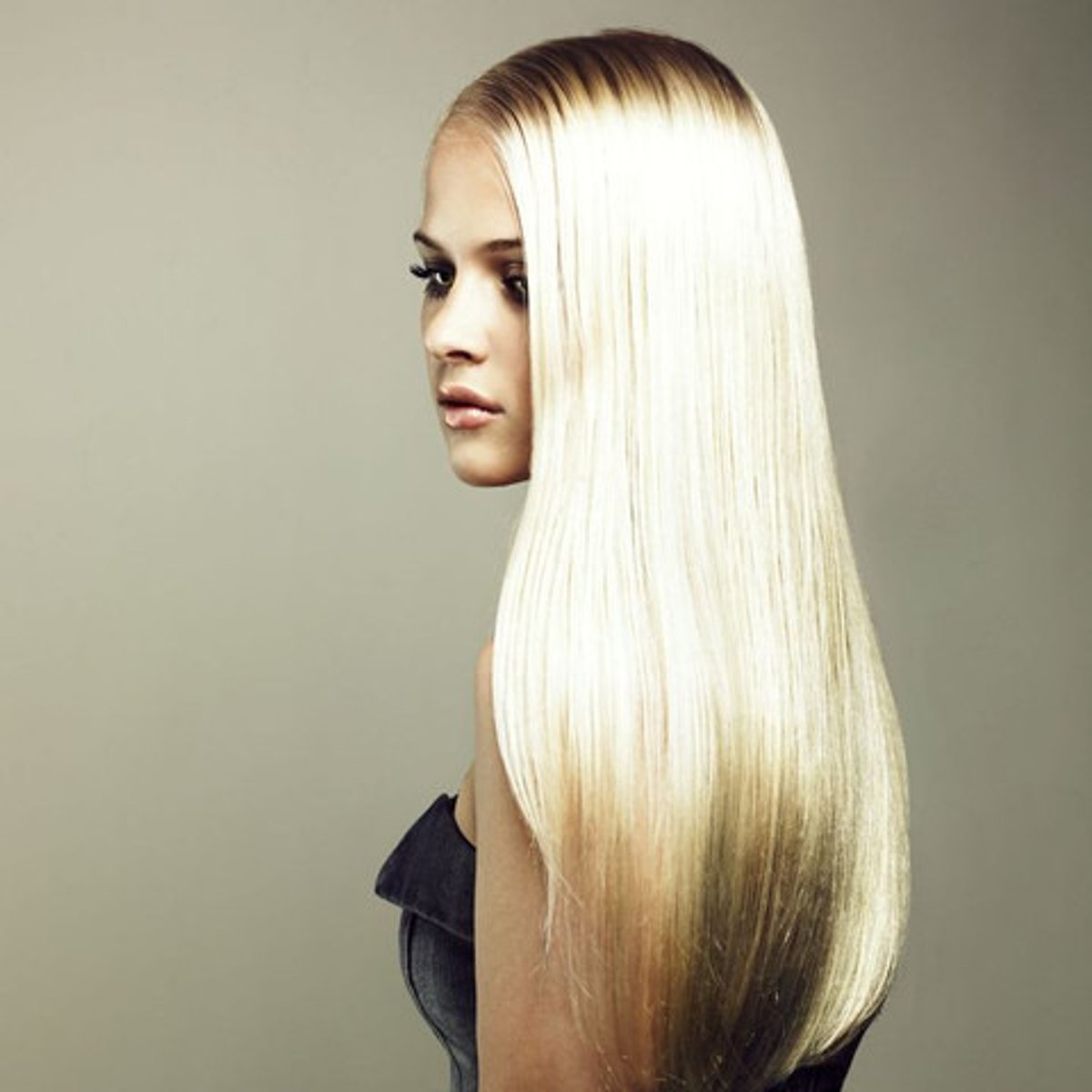 <p>light blonde hair</p>