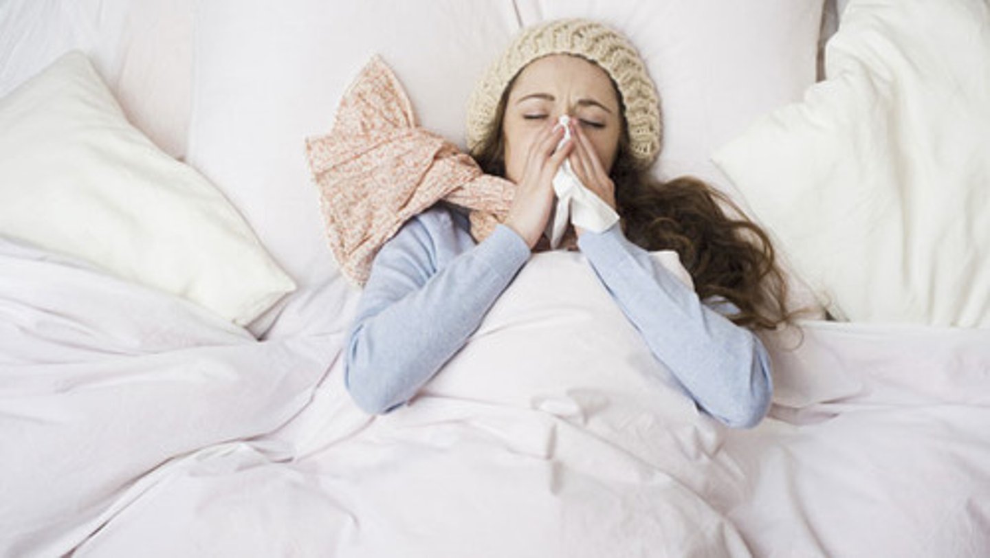 <p>захворіти (to start to suffer from an illness, especially one that is not serious - I think I'm coming down with flu)</p>