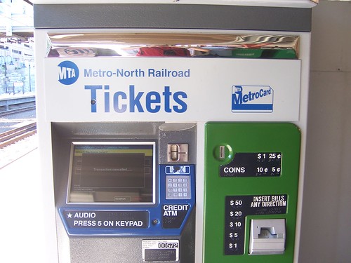 <p>(ticket) vending machine</p>