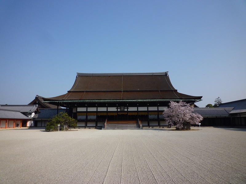 <p>The Shishinden Hall was a main hall where ceremonies like the Emperor's genpuku (attaining manhood), investiture of the Crown Prince, and Sechi-e (seasonal court banquets) were held, in the Imperial Palace which was the Emperor's private place.</p>