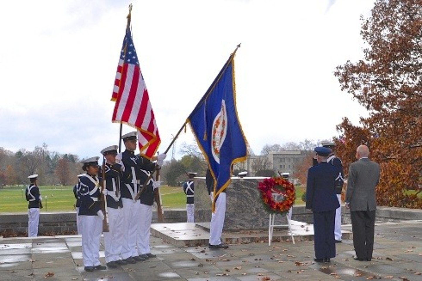 <p>celebrate, memorialize<br>기념하다</p>