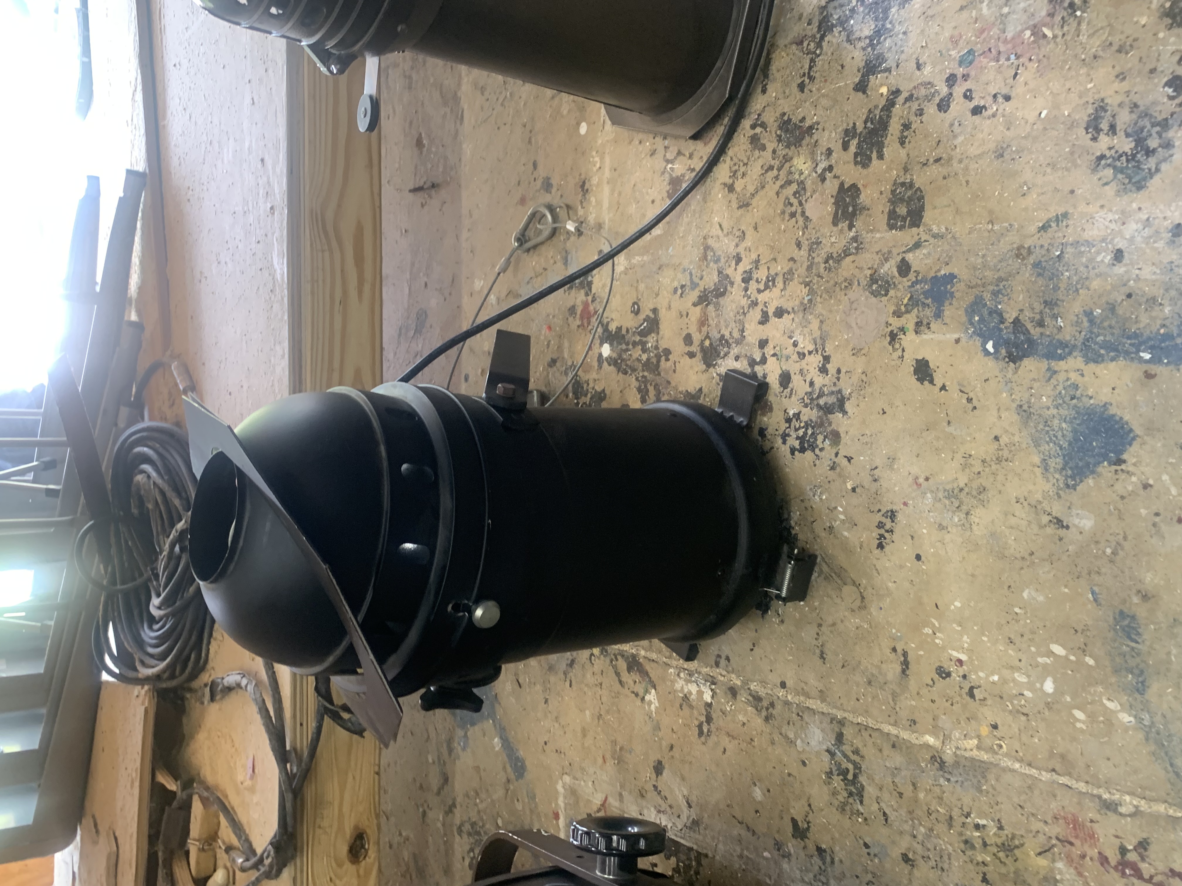 <p>What light is this?</p>