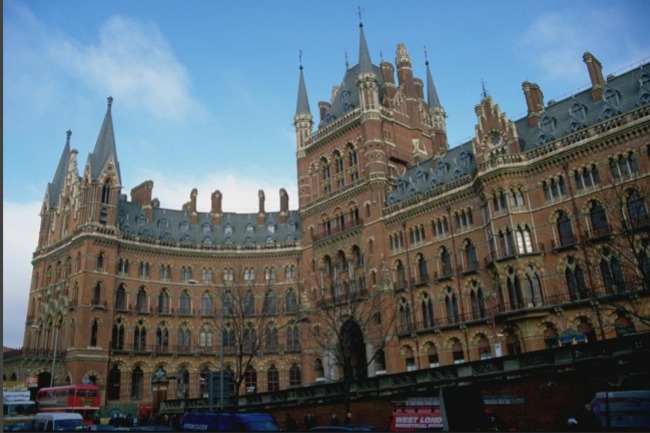 <p>Saint Pancras Station</p>