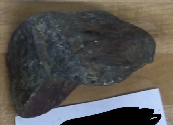 <p>Red/reddish brown, brass yellow</p>