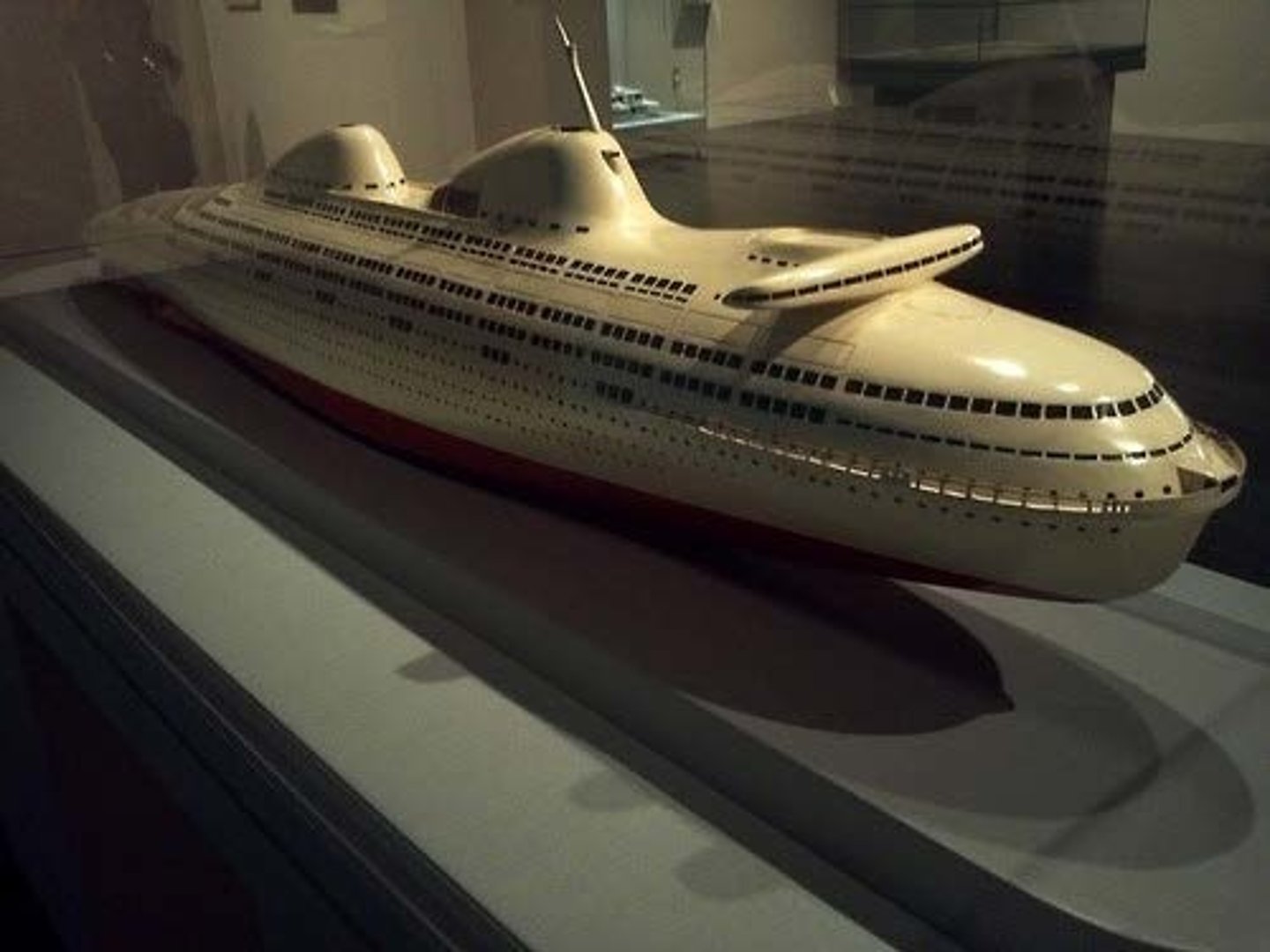 <p>Norman Bel Geddes<br>80" model<br>streamlined form<br>inspired by porpoise<br>not commissioned but funded to explore international water to drink</p>