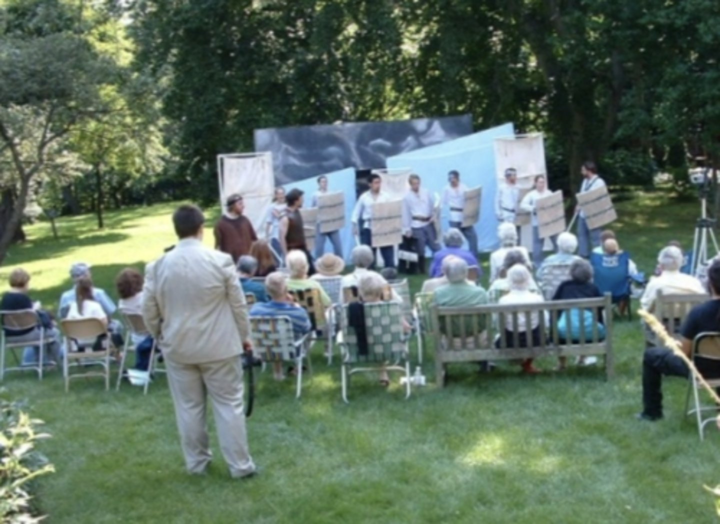 <p>• Temporary stage </p><p>• Erected curtain </p><p>• Perform in front of curtain </p><p>• Popular with educational tours</p>