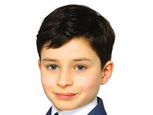 Il est sensible et il aime ses amis, ses parents, et la justice. Il n'est pas très bon élève, mais il aime s'amuser. C'est lui qui raconte l'histoire.