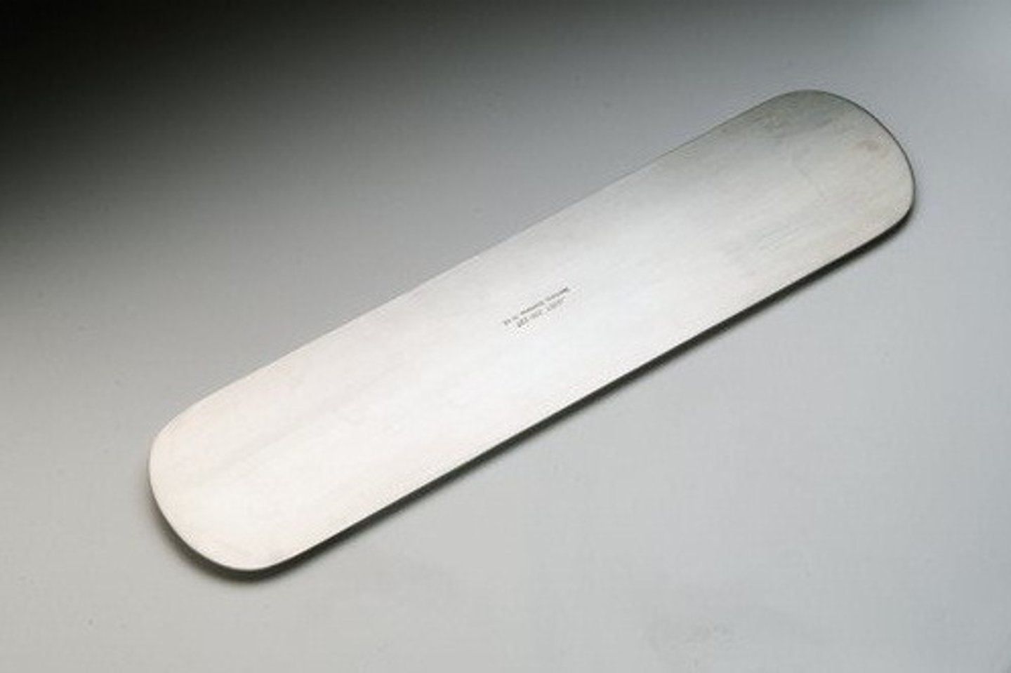 <p>A malleable handheld retractor that can be bent to fit wound depth. This is used to retract deep wounds.</p>