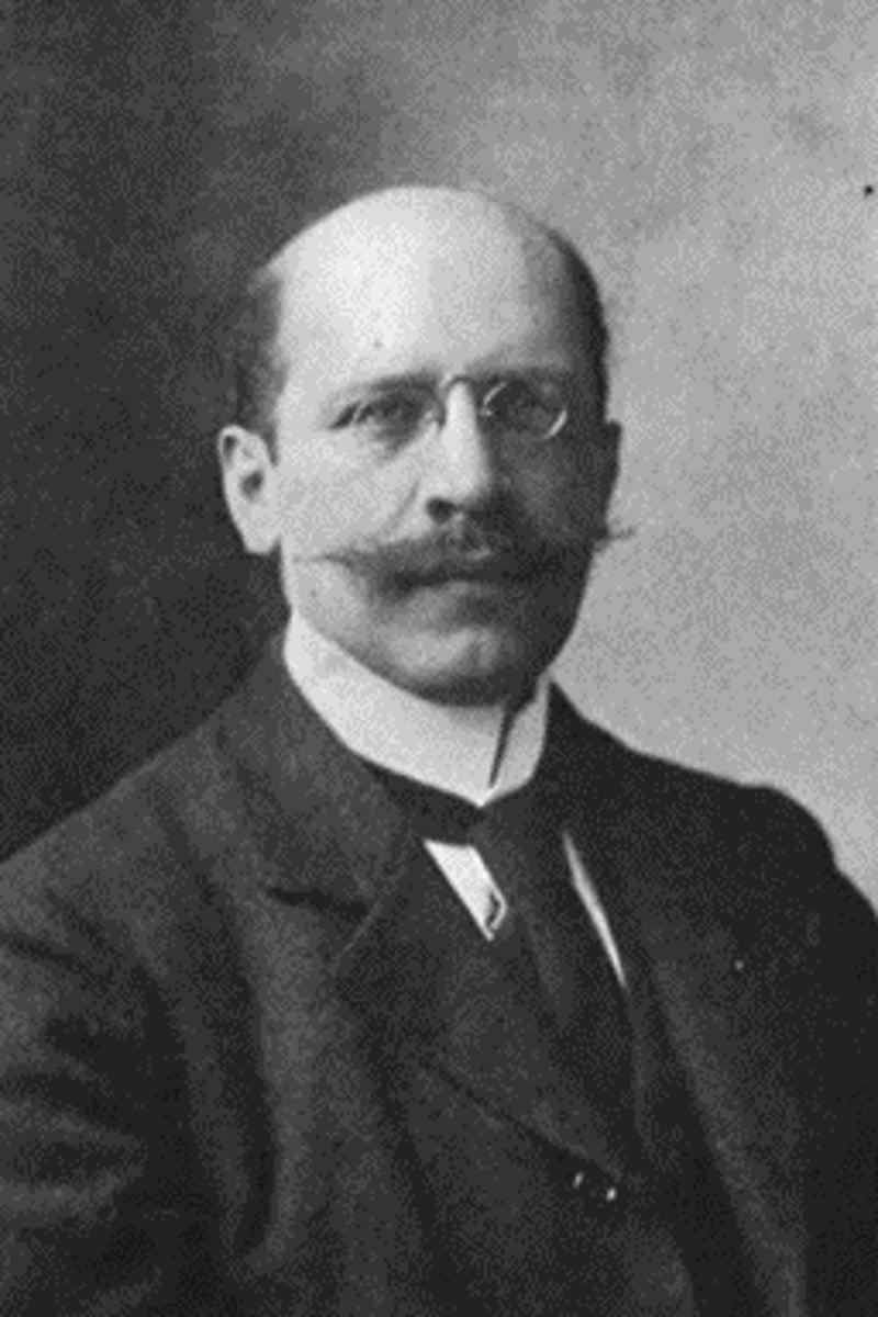 <p>father of applied psychology</p><p>- criticized Wundt about pure psychology</p><p>- contributed forensic psychology, showed that witnesses have unreliable memory</p>