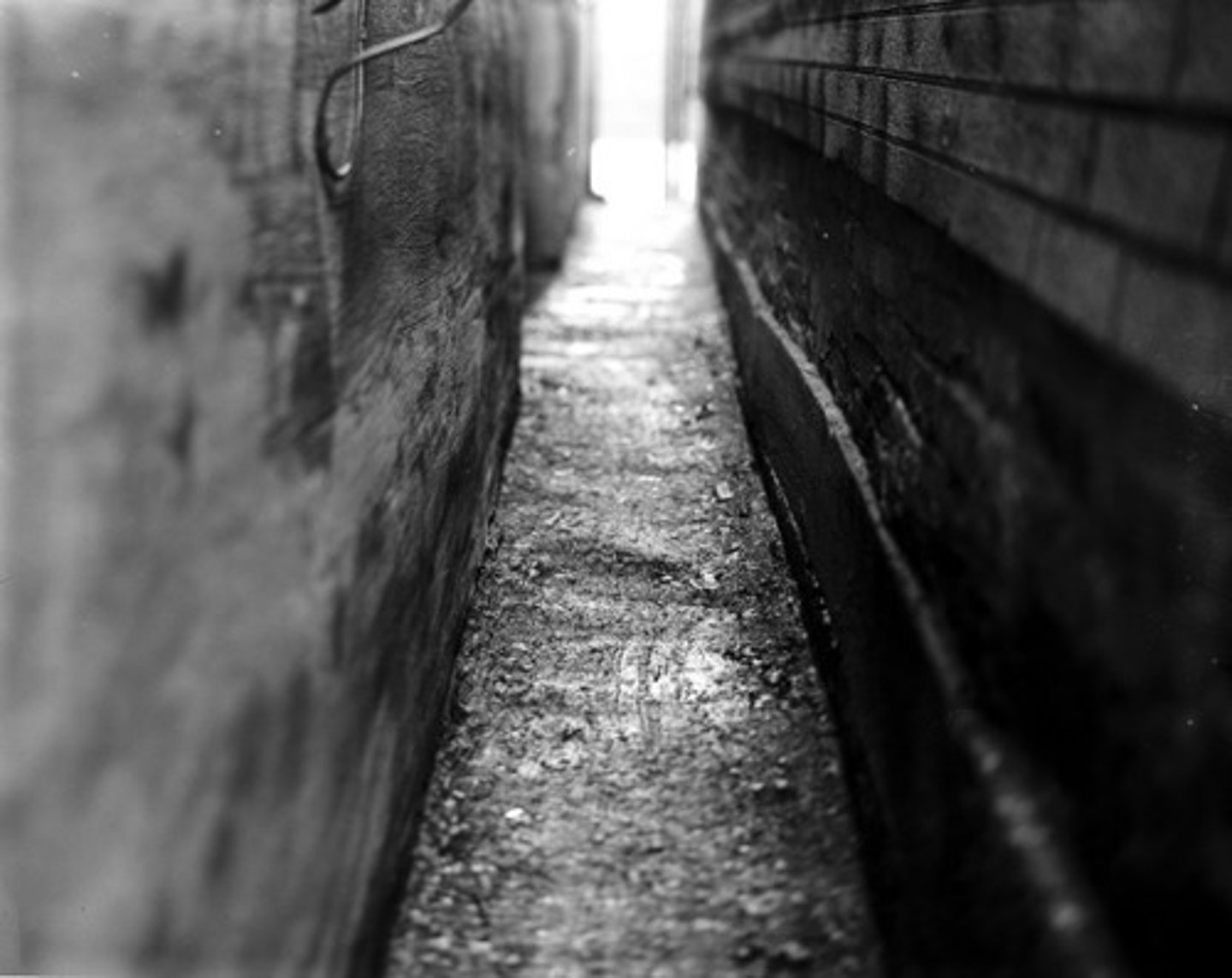 <p>hẹp</p><p>방이 좁습니다</p><p>Căn phòng chật</p>