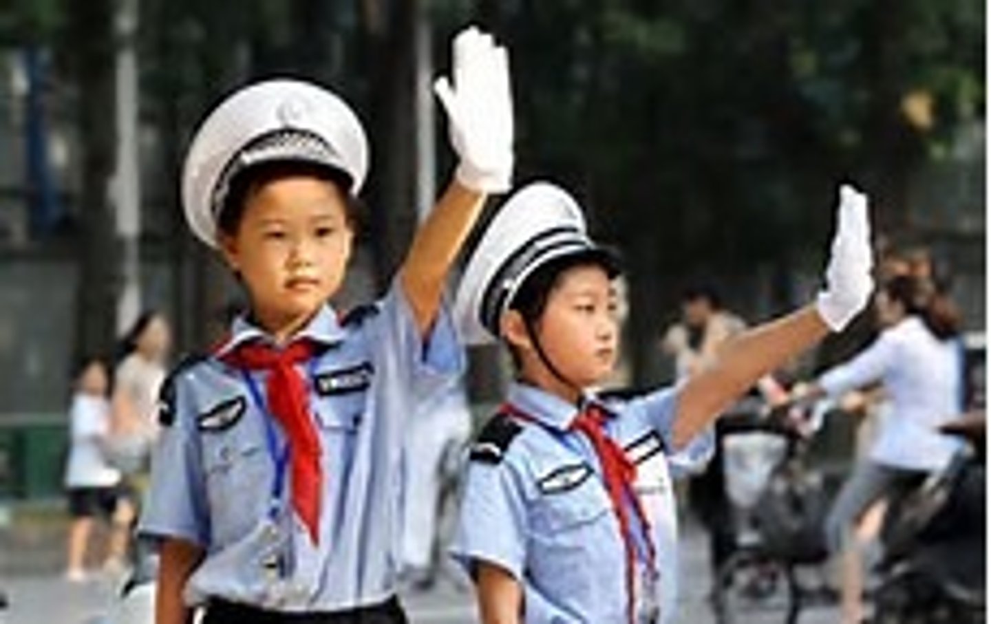 <p>fù zé - be responsible for, in charge</p>