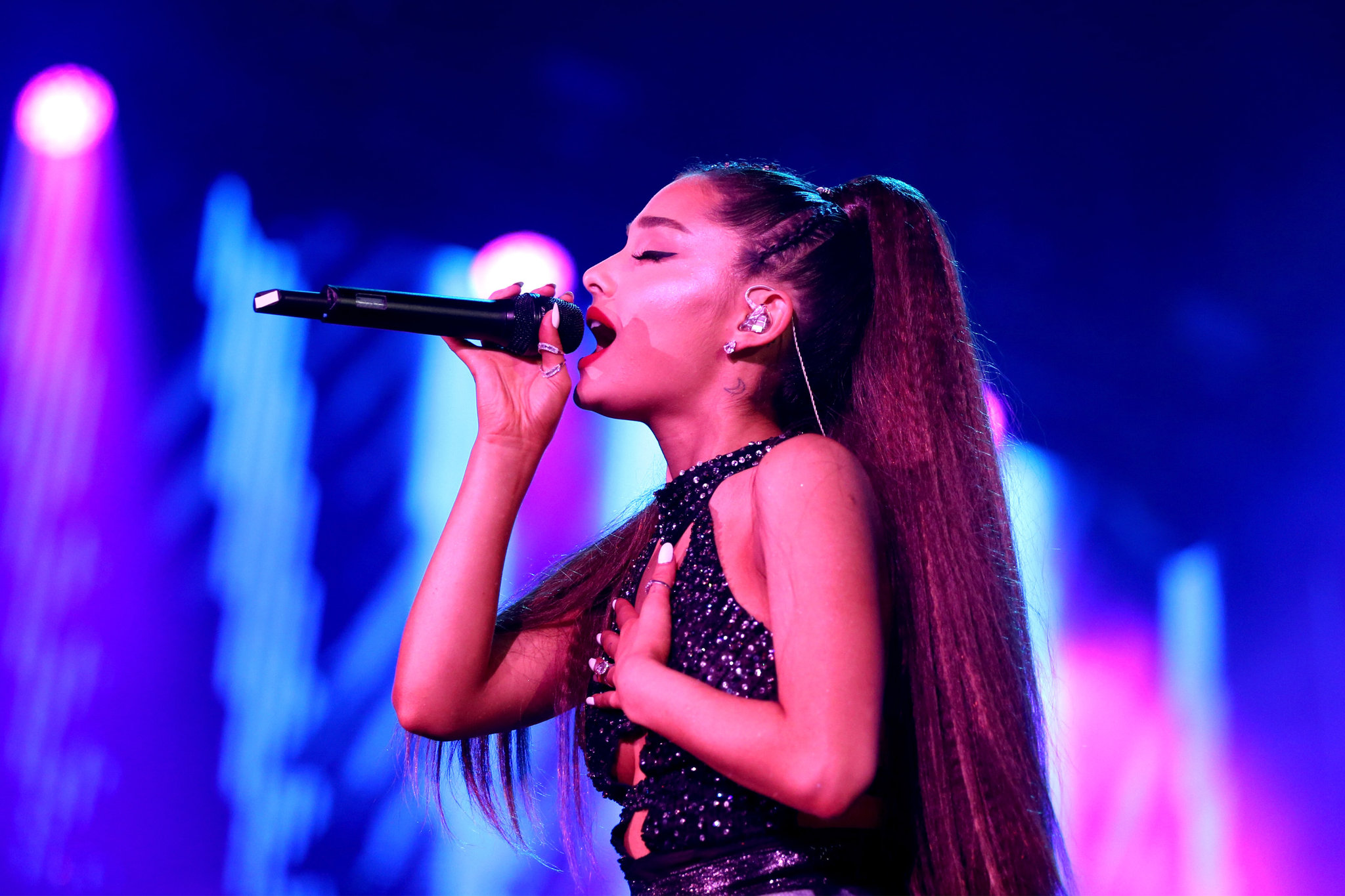 <p>Popular music of a light character usually aimed at young people.</p>