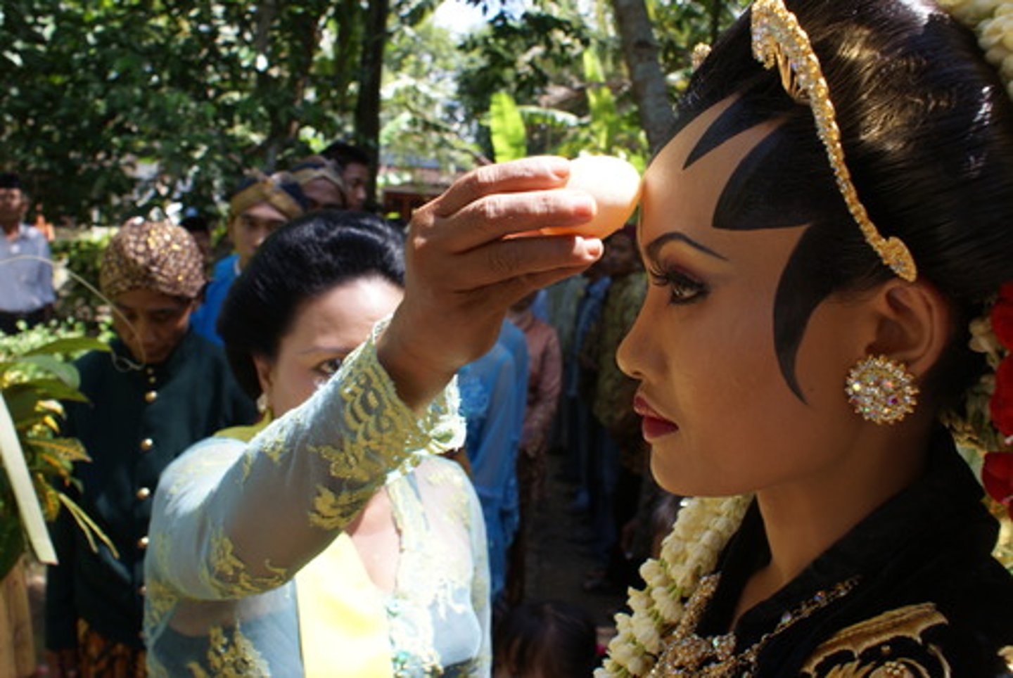 <p>Rituals transmit beliefs, may include or refer to sacred stories, texts, symbols, SPAT. May be conducted by certain members of the s.structure and offer an opportunity for spiritual experience/s.</p>
