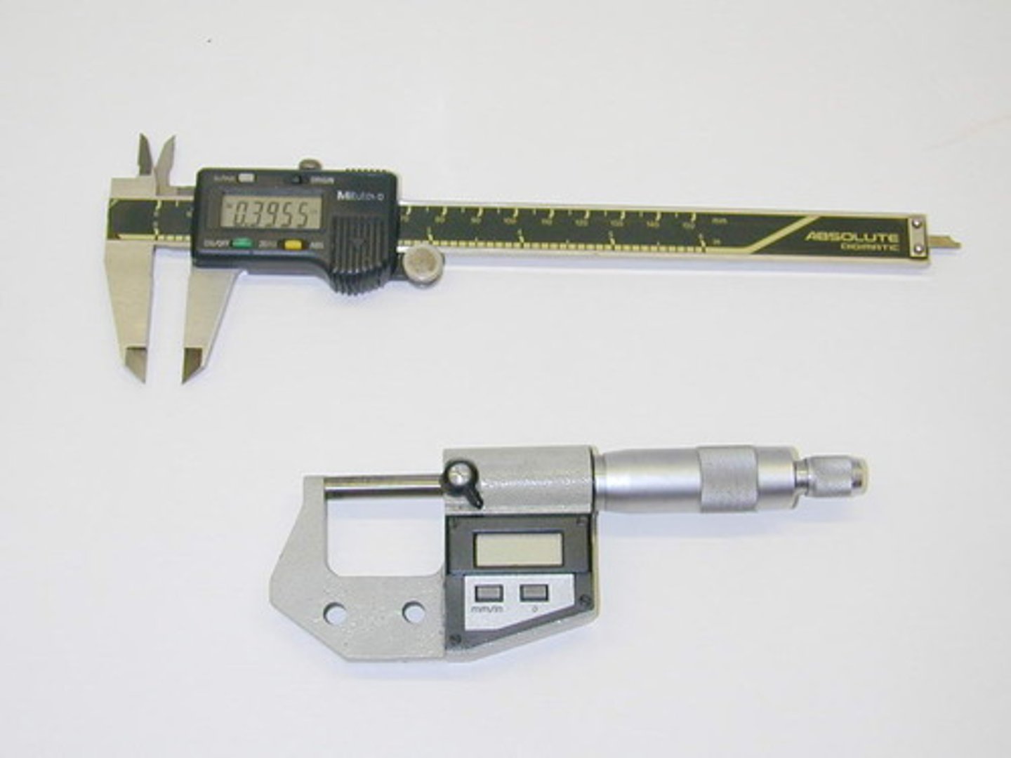 <p>adj.正确的, 精确的</p>