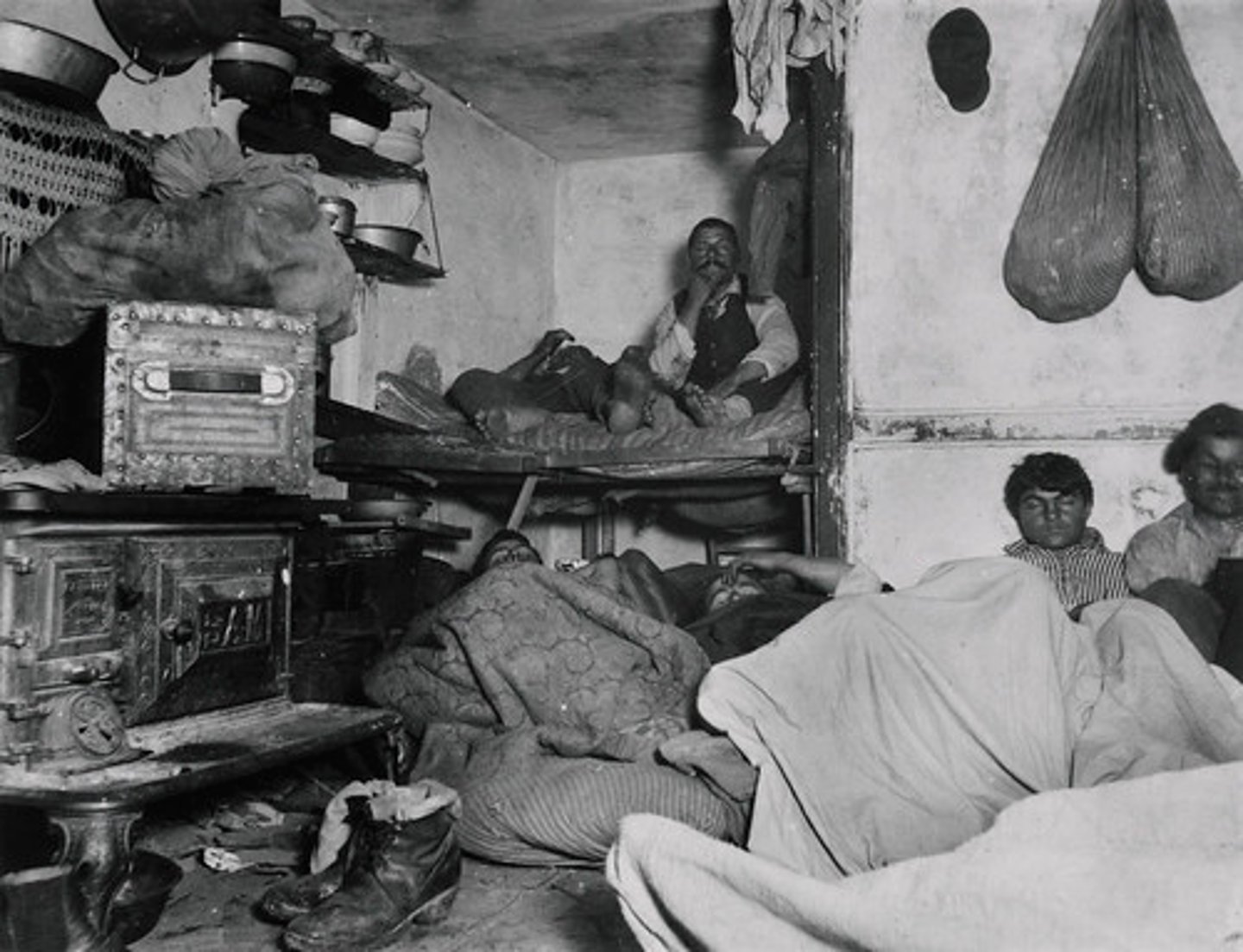 <p>muckraker with his novel "How The Other Half Lives" exposed the poor conditions of tenements in NYC</p>