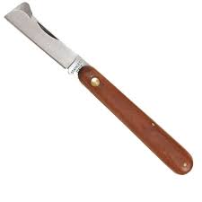 <p><span>&nbsp;Knife with a sharp blade used for making precise cuts in grafting.</span></p>