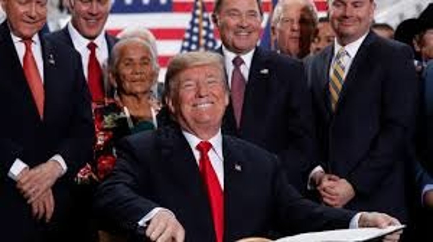 <p>includes most influential economic influencers like top government officials and powerful CEOs of the world's largest coorperations.</p>