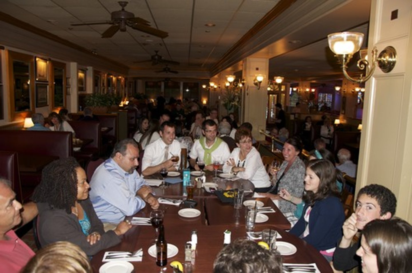 <p>To Treat (qǐngkè)</p>