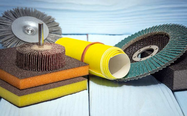 <p>Includes sandpaper, plastic, and nylon meshes, scrubbing pads, and steel wool</p>