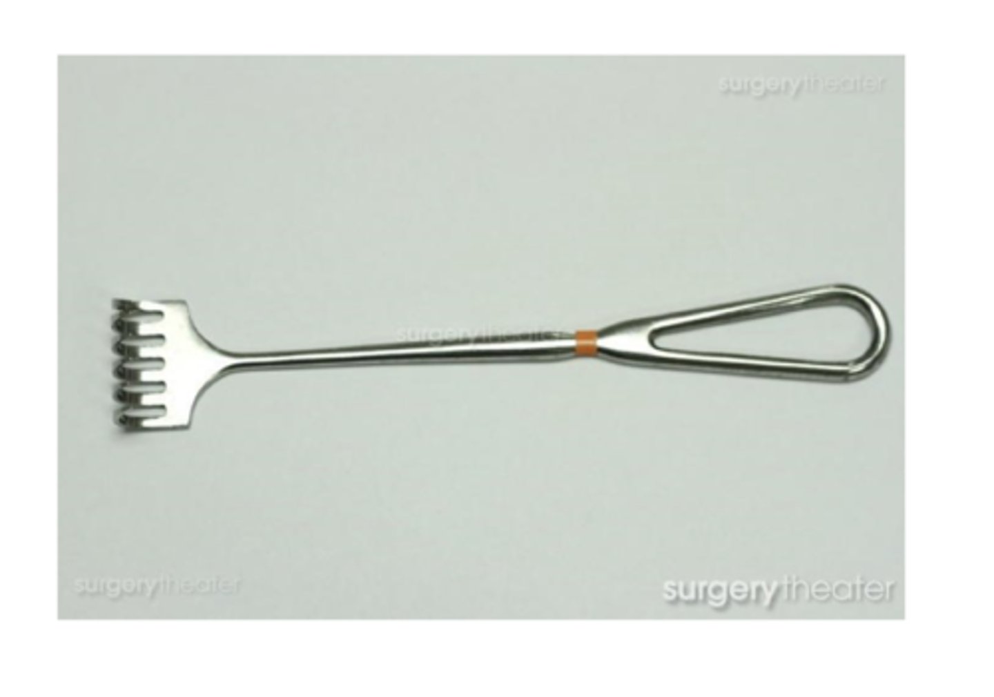 <p>- retracts skin and soft tissue</p>