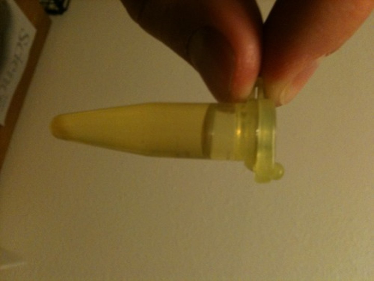 <p>Holds small quantities of liquid (&lt;5 mL)</p><p>Clean lab; basket inside or on top of right blue cabinet</p>
