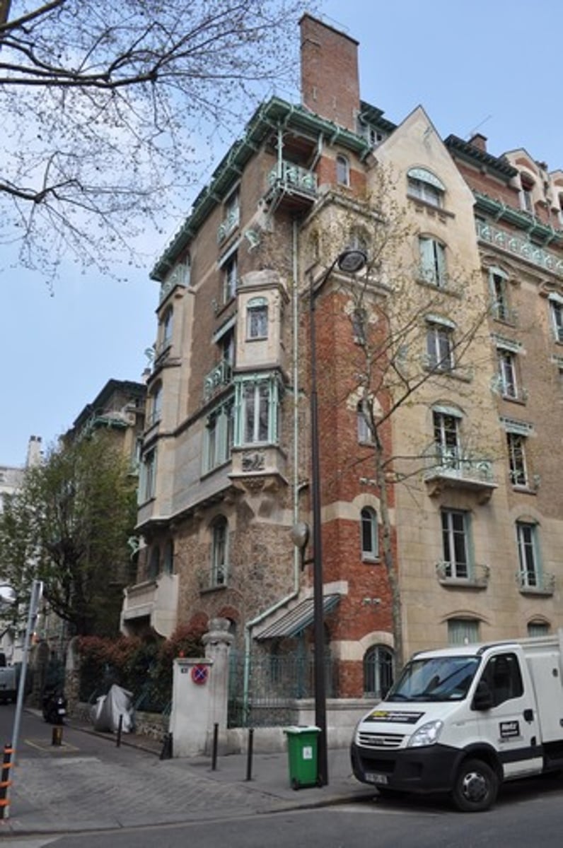 <p>Guimard, Hector</p><p>(Art Noveau)</p>