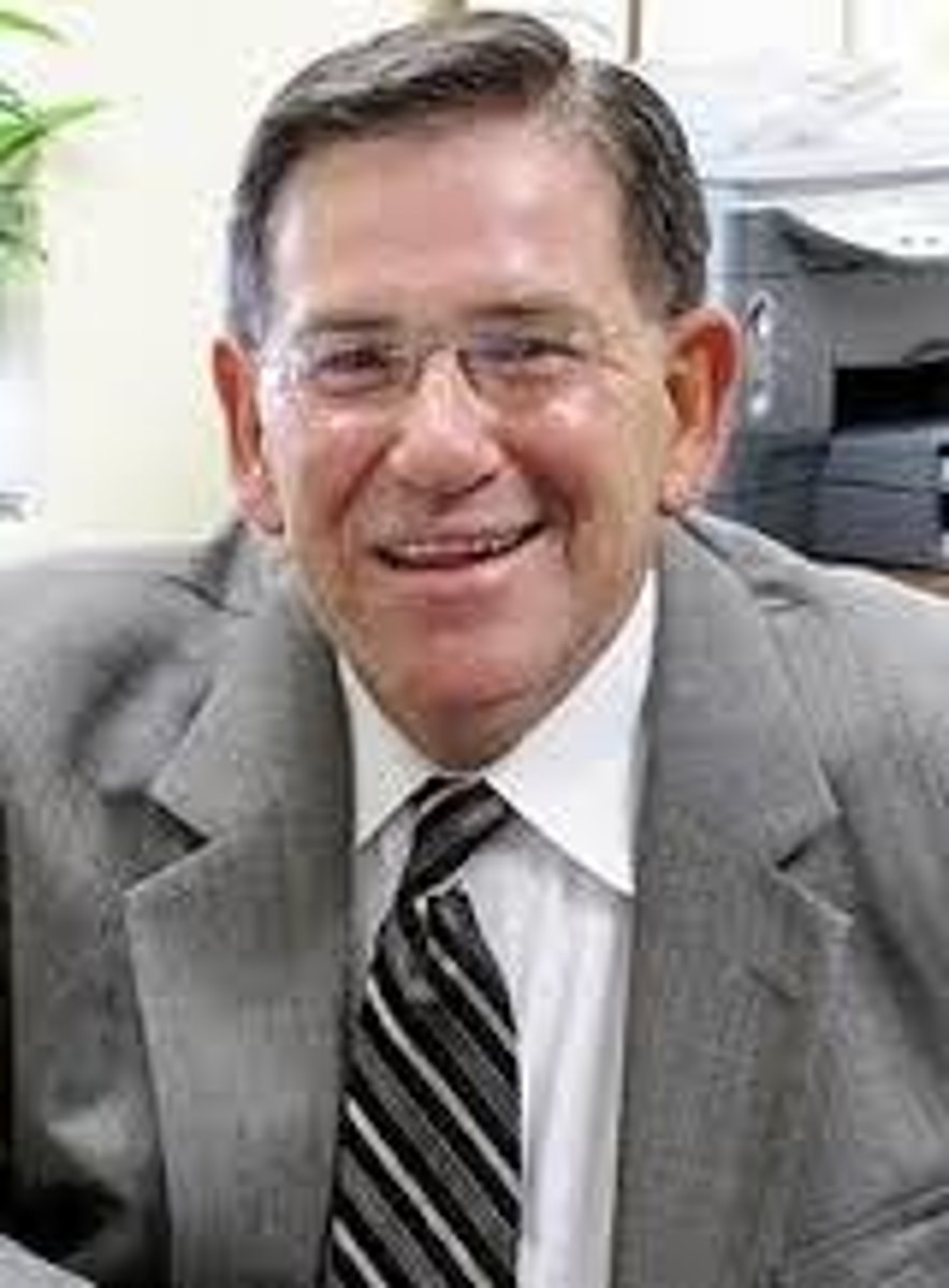 <p>Dr. Rella</p>