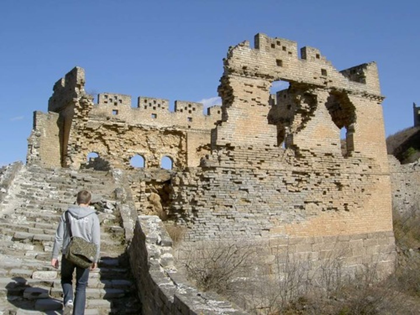 <p>Mòn dần</p>