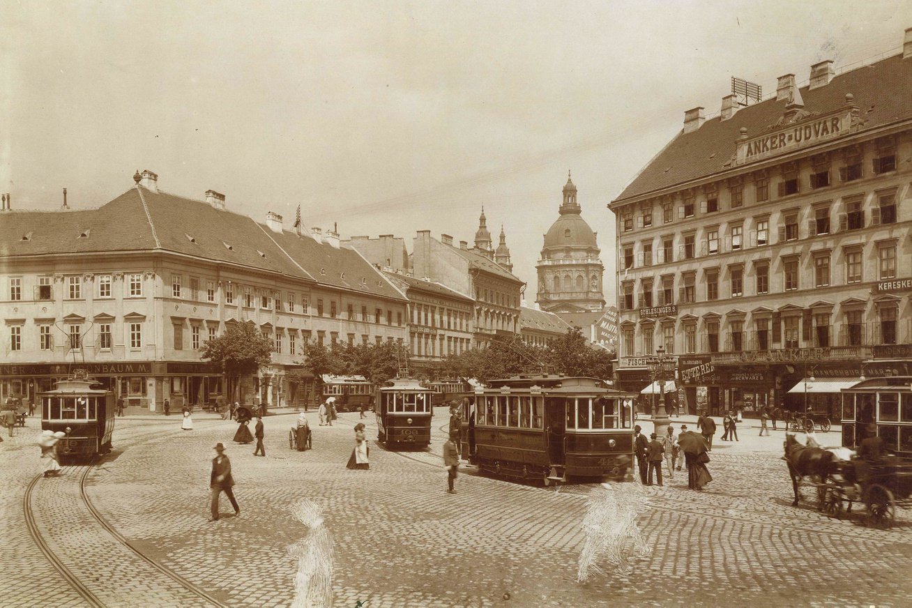 <p>Meghalt</p>