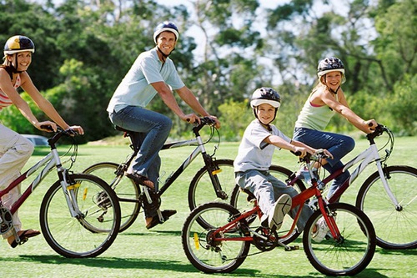 <p>to ride a bike, go cycling</p>