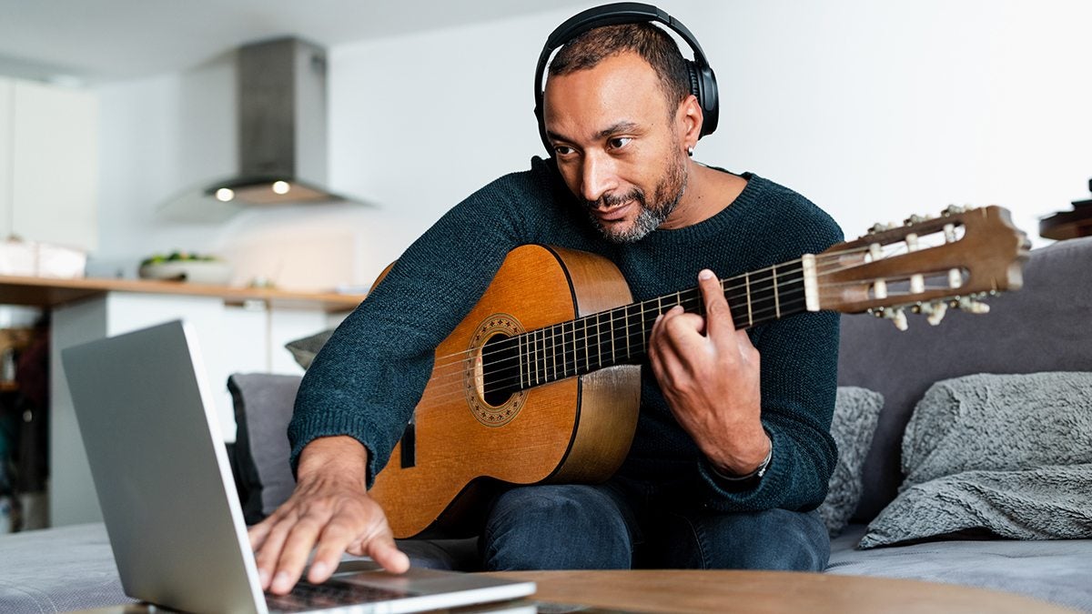 <p>Habile</p><p></p><p>J’étais habile à répondre rapidement aux questions du test.</p><p>I was skillful at answering the test questions quickly.</p>