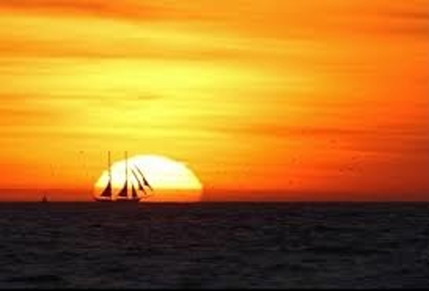 <p>de lijn in de verte waar de lucht en de aarde elkaar lijken te raken</p>