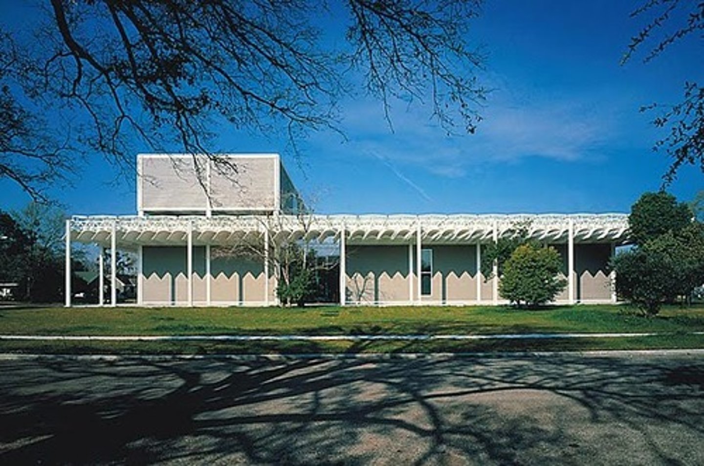 <p>Designed by Renzo Piano</p>
