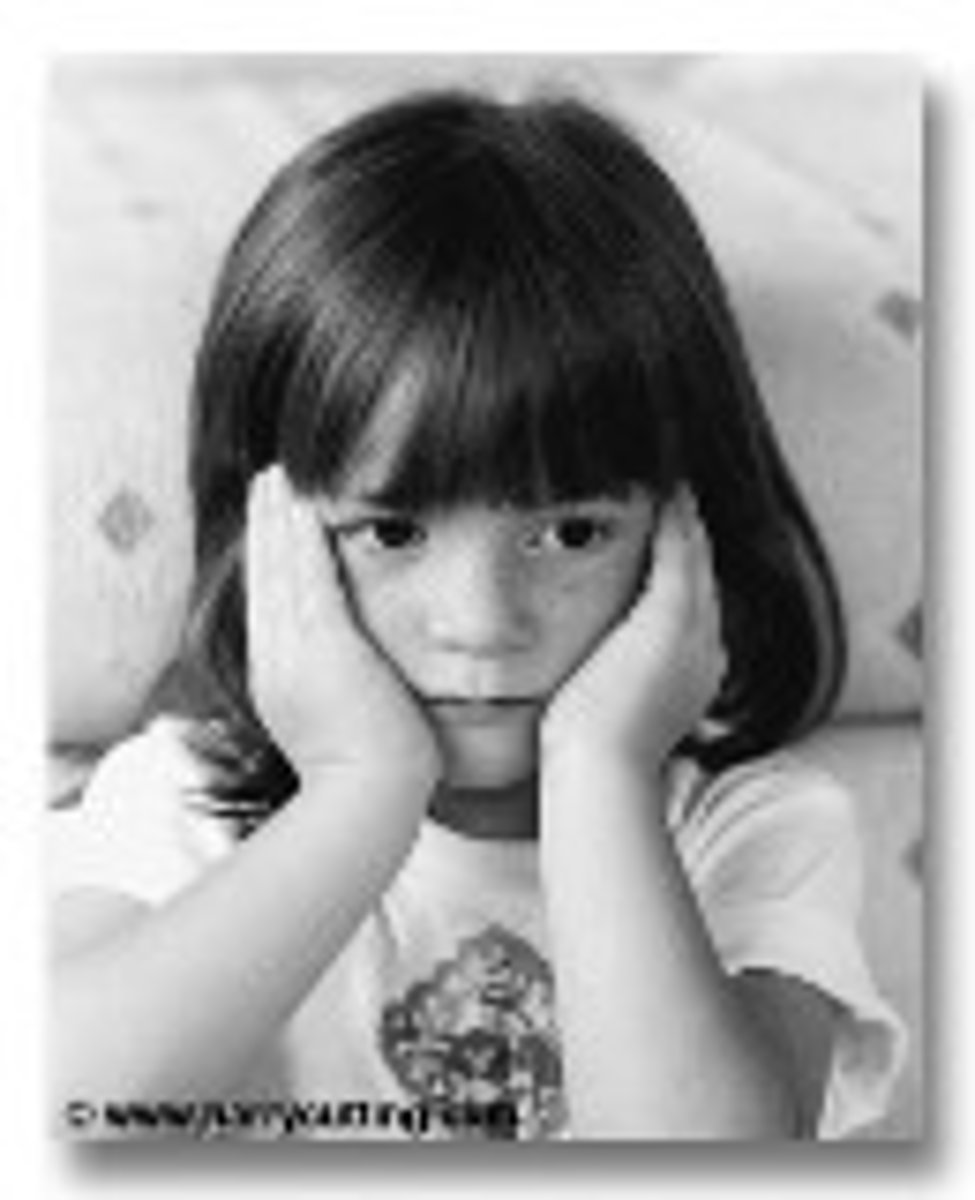 <p>làm cho cái gì trở nên tồi tệ hơn, xấu hơn, trầm trọng hơn</p>