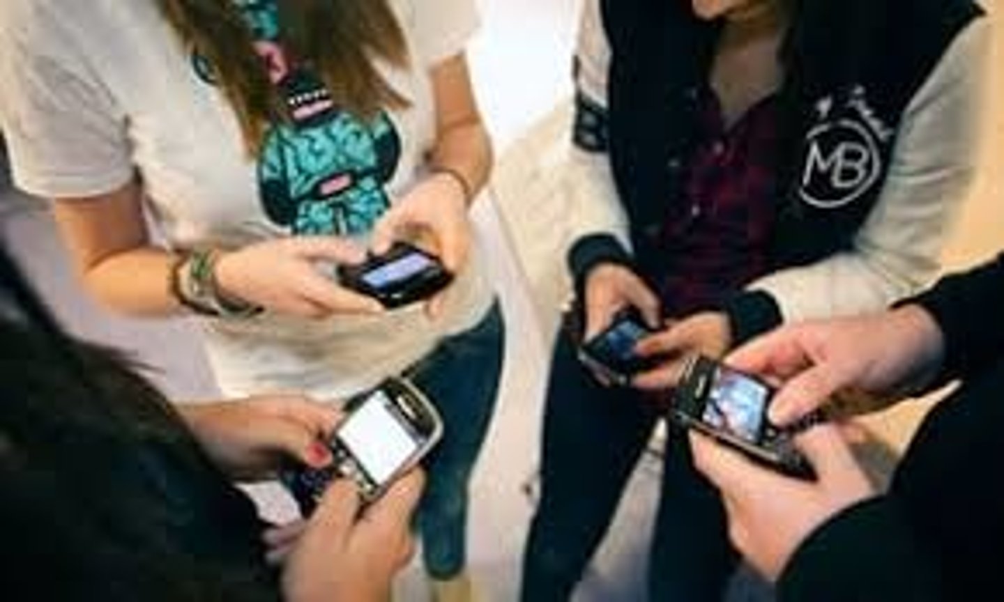 <p>những món đồ phải có</p>