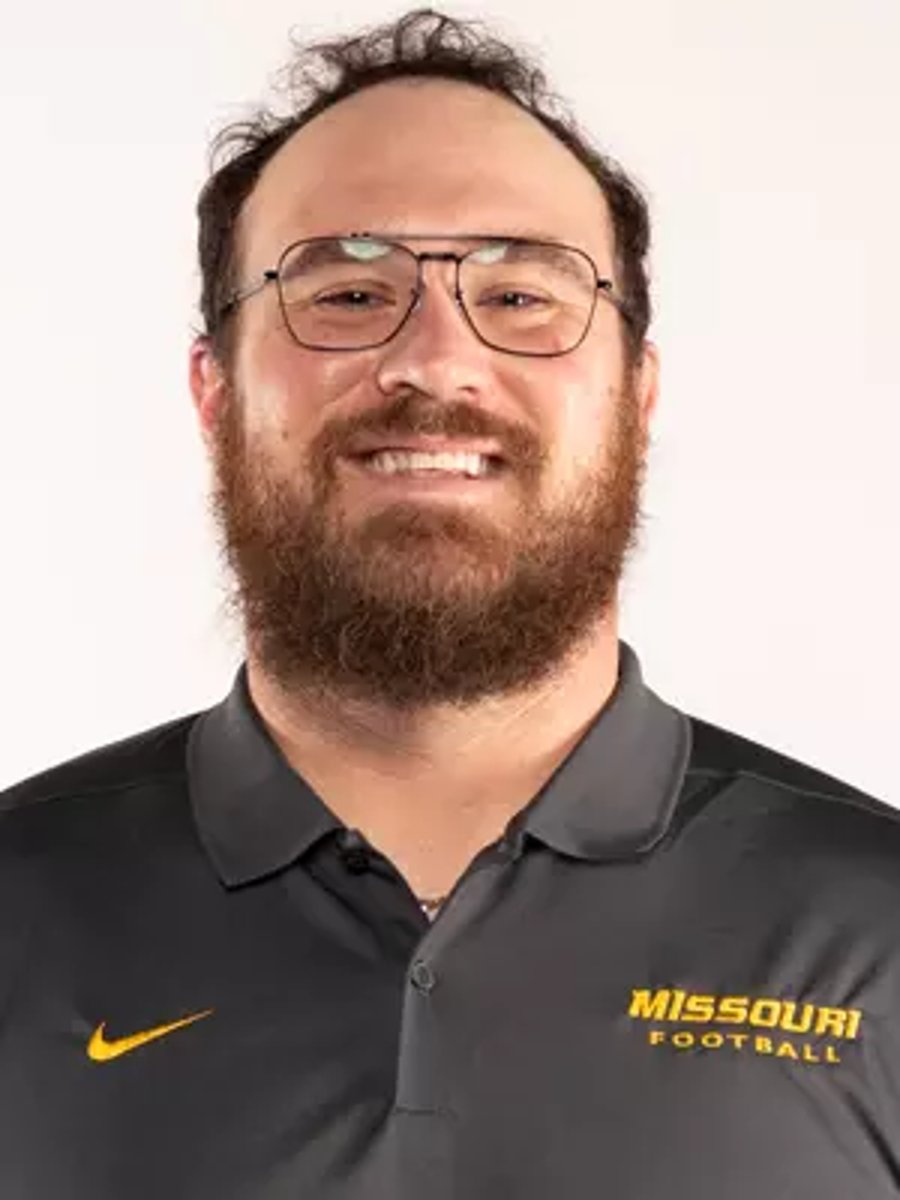 <p>Offensive assistant - offensive line (offense)</p>