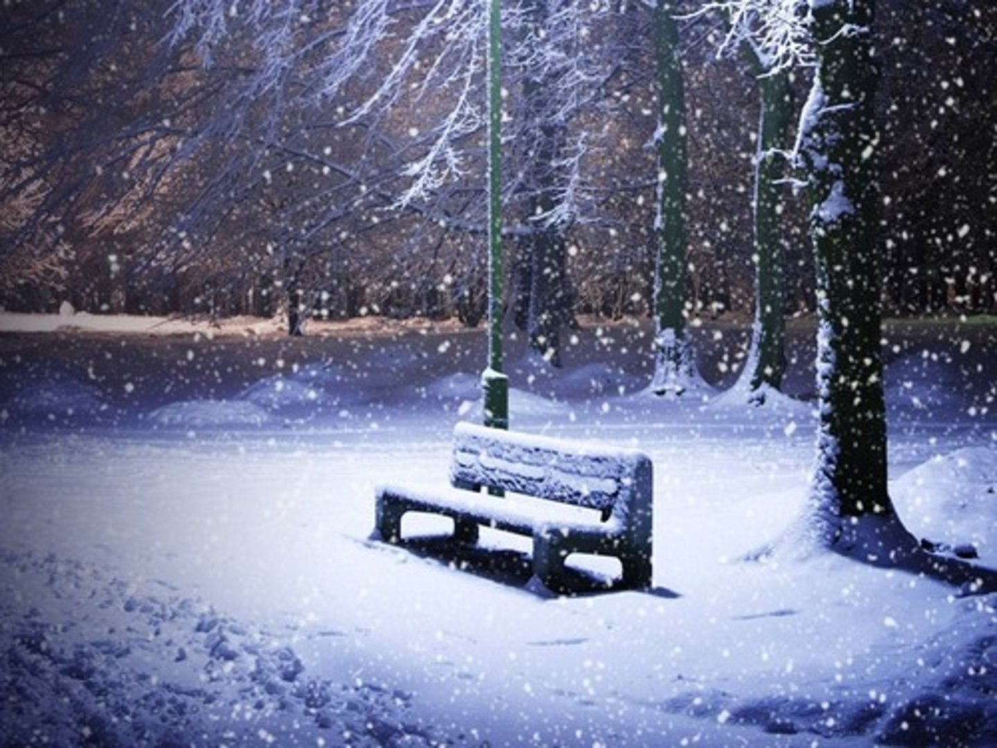 <p>śnieżnie</p>