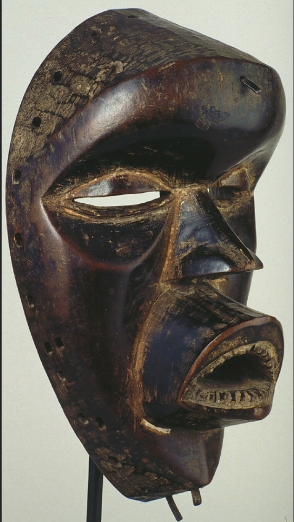 <p><span>Cote d’lvoire or Libera, Dan artist, Tankagle (mask), U of Iowa museum of art</span></p>