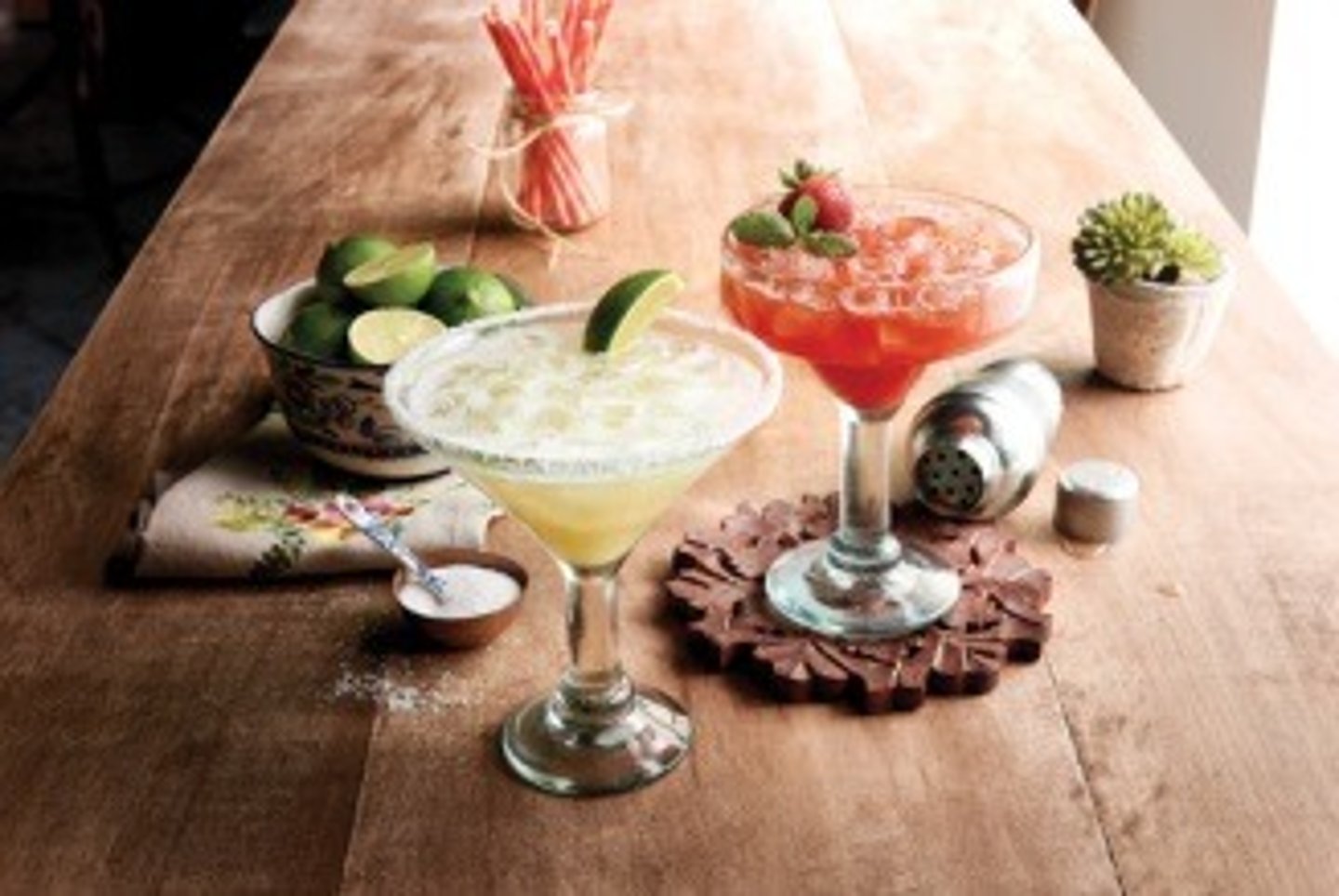 <p>Pappasito's Reserva Margarita</p><p>- Corazón Reposado Barrel-Aged Tequila, Hand Selected especially for Pappasito's Cantina </p><p>- Grand Marnier</p><p>- Organic Agave Nectar</p><p>- Fresh lemon and lime juices</p><p>- Shaken tableside, served on the rocks </p><p>Garnish: Lime wedge, kosher salt rim</p><p>Flavor profile: Light and refreshing</p><p>Selling description: Our signature margarita crafted with Corazon Reposado tequila (hand-selected for Pappasito's Cantina) and Grand Marnier.</p><p>Regular or grande size available.</p>