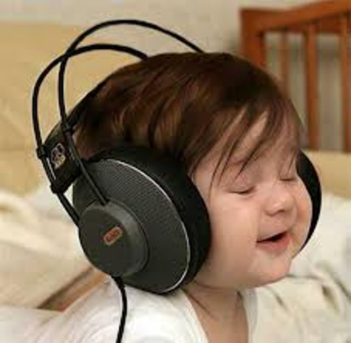 <p>yīnyuè — музыка</p>