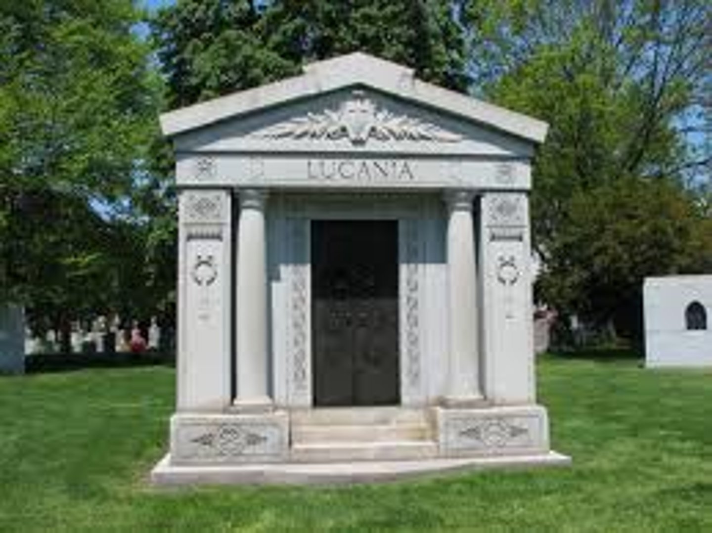 <p>mausoleum</p>