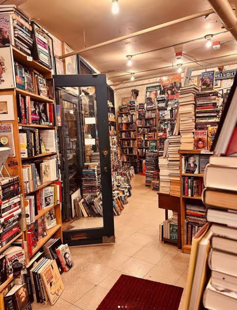 <p>The book store</p><p><span style="background-color: oklch(0.9902 0.004 106.470001); color: oklch(0.3039 0.04 213.679993 / 0.75);"><span>I went to the bookstore because I love books and I like to spend hours reading new stories.</span></span></p>