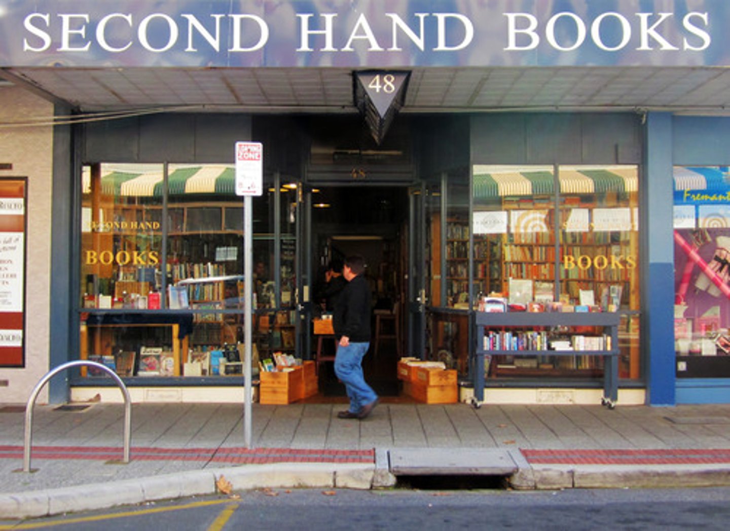 <p>secondhand</p>