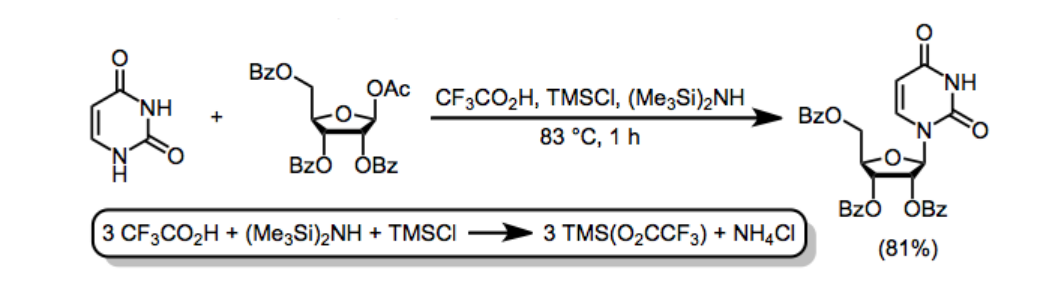 <p>TFA, TMSCl ir HMDS derinys sukuria trimetilsililtrifluoracetatą <em>in situ</em>, sąlygojantį:</p><ul><li><p>Nukleobazės sililinimą;</p></li><li><p>Sujungimą su cukrumi.</p></li></ul><p></p><ul><li><p>Viskas vyksta viename reakcijos inde;</p></li><li><p>Tai taupo laiką, mažina tarpinių produktų izoliavimo poreikį ir padidina išeigą.</p></li></ul><p></p>