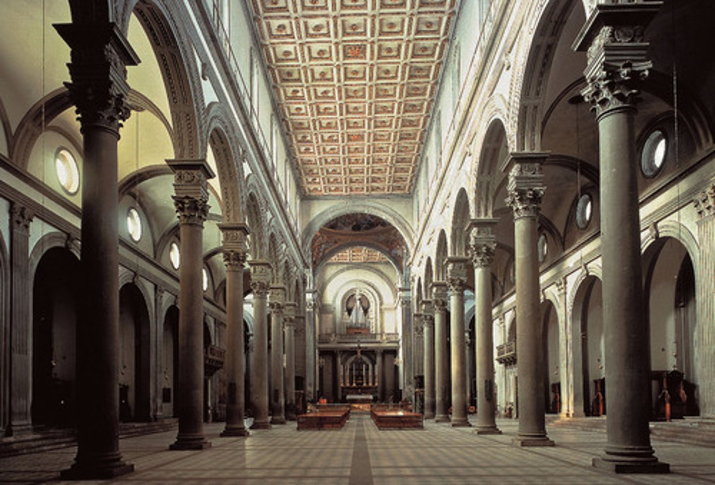 <p>Brunelleschi; Medici hired him;</p>